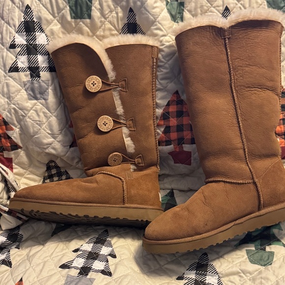 Tall UGG with Button Accents - Picture 4 of 10